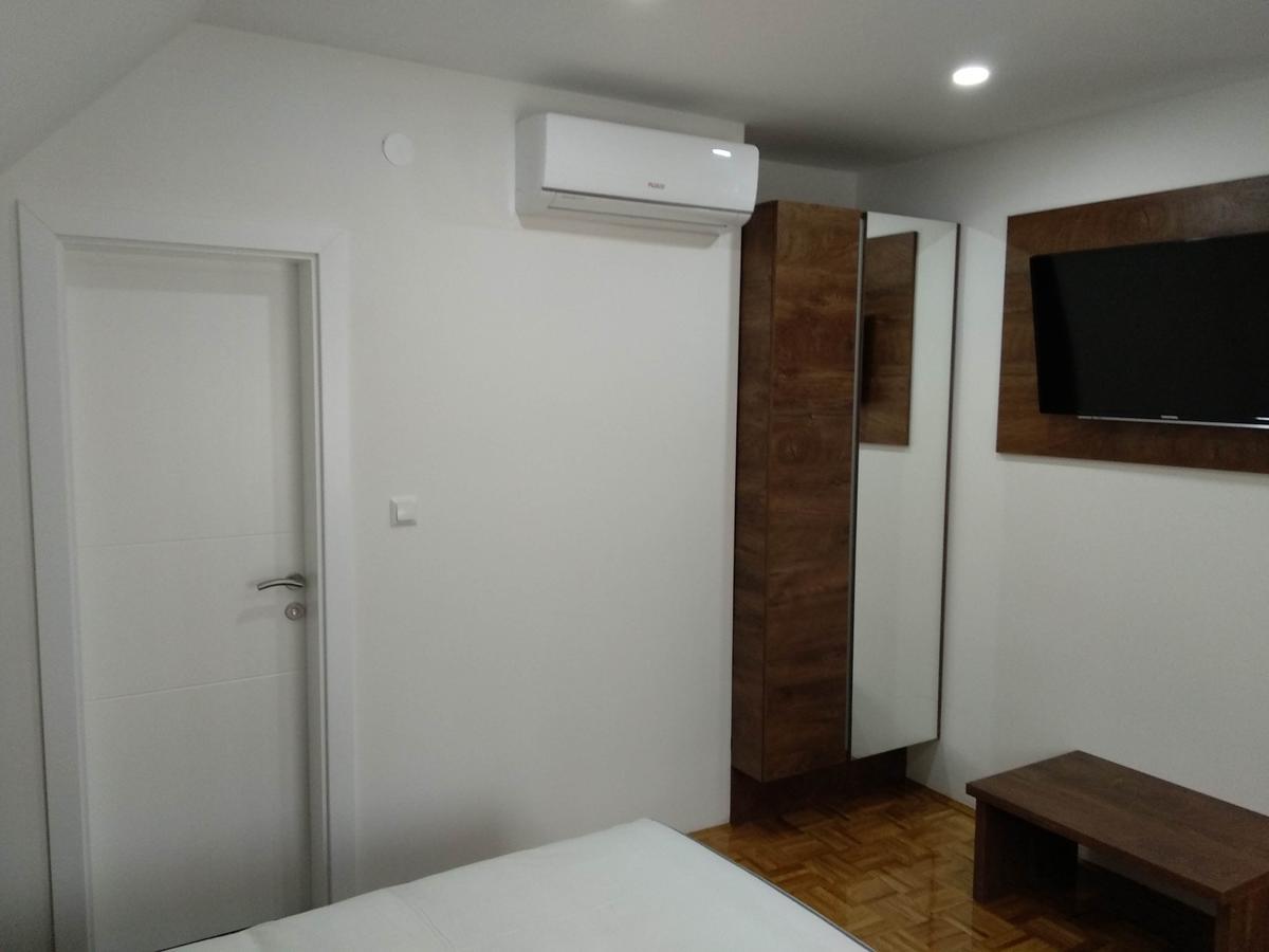 Villa Lucija โพลยานัค ภายนอก รูปภาพ